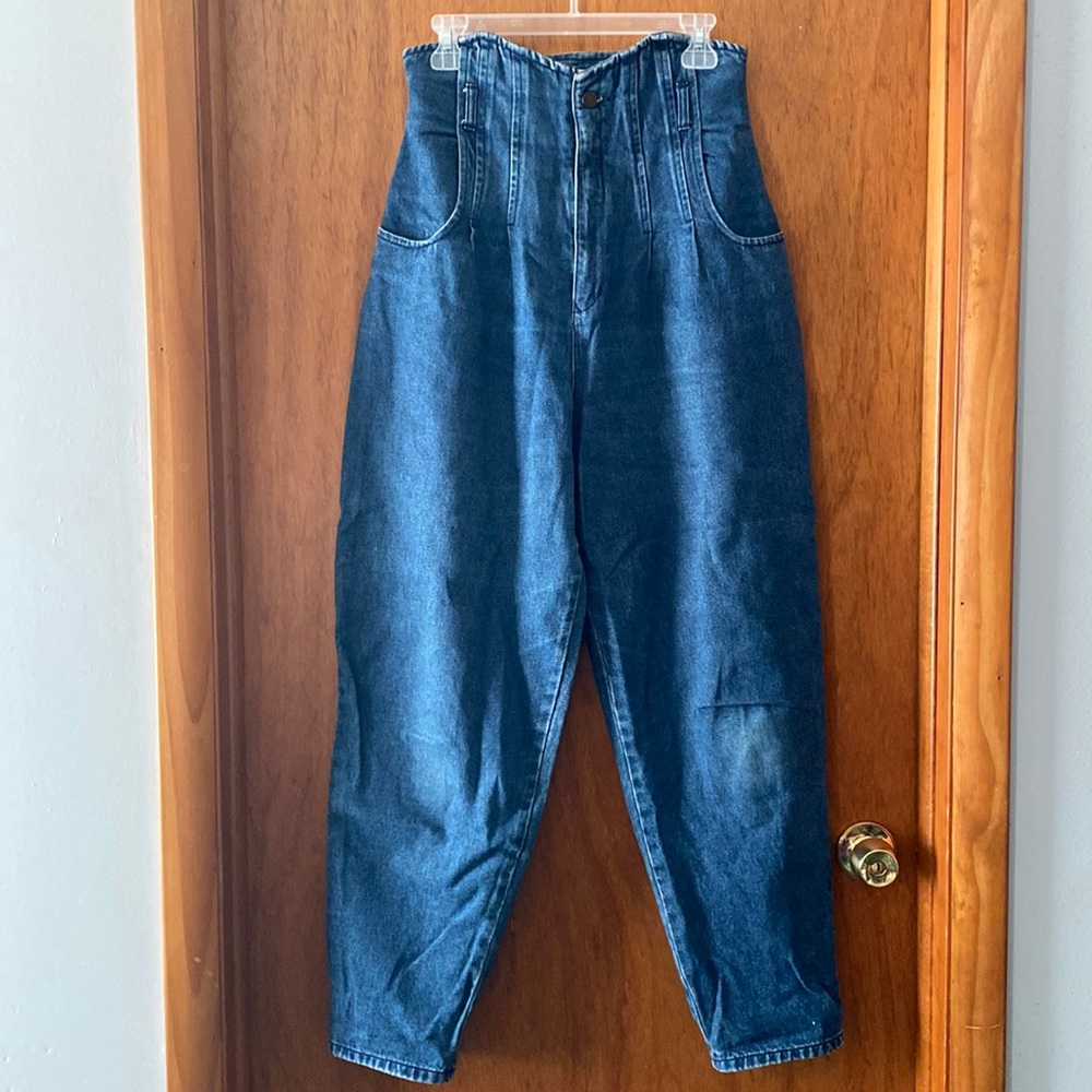Vintage Squeeze Medium Wash High-Waisted Jeans
